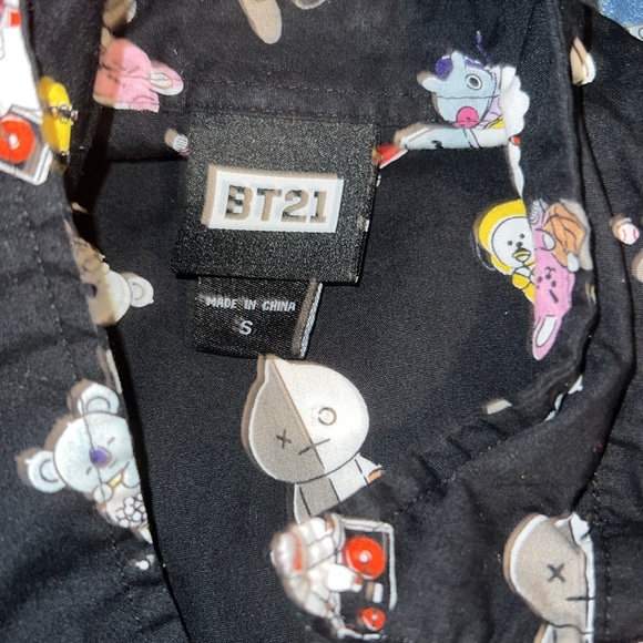 BT21 Icons Woven Button-Up Shirt Men’s Boys Unisex Collared Small Teens NWOT - Picture 9 of 11